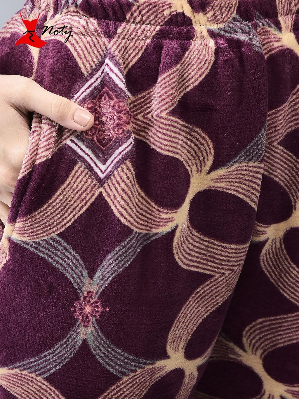 Noty- Night Suit Winter Velvet-Round Neck- Printed