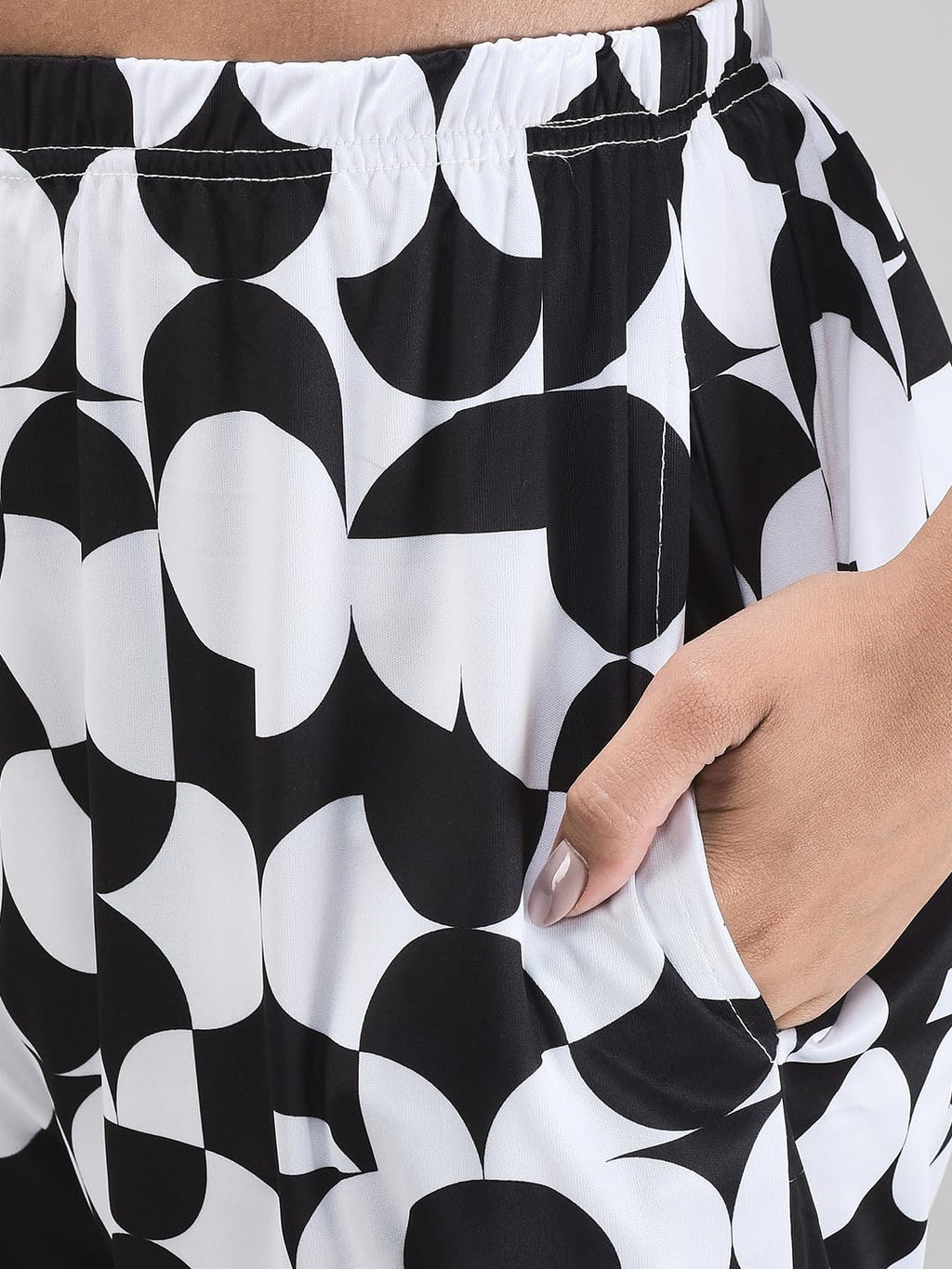 Noty ® Girl's/Women's Night Suit- Serena- Cool Print, Short Sleeves, V Neck