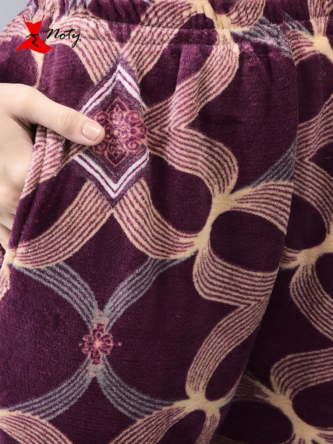 Noty- Night Suit Winter Velvet-Round Neck- Printed